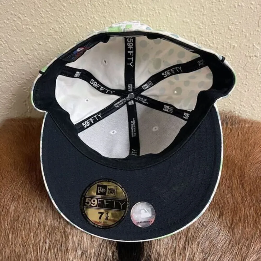 New York Yankees‎ New Era 59FIFTY Dots Men's Fitted Cap Hat - Size: 7 1/8